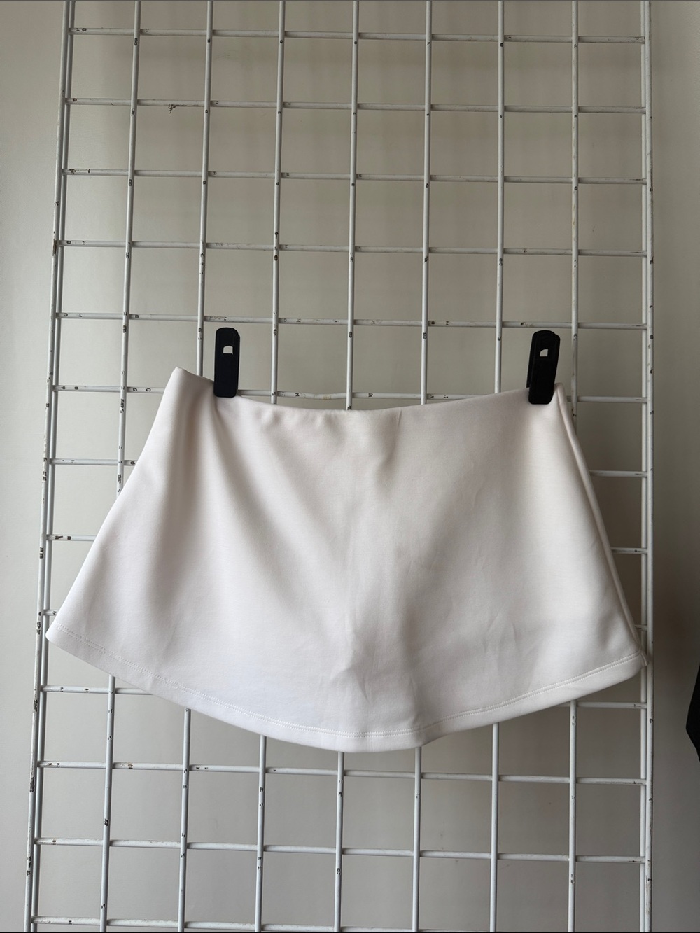 White Classic White Women's Mini Skirt Size Medium